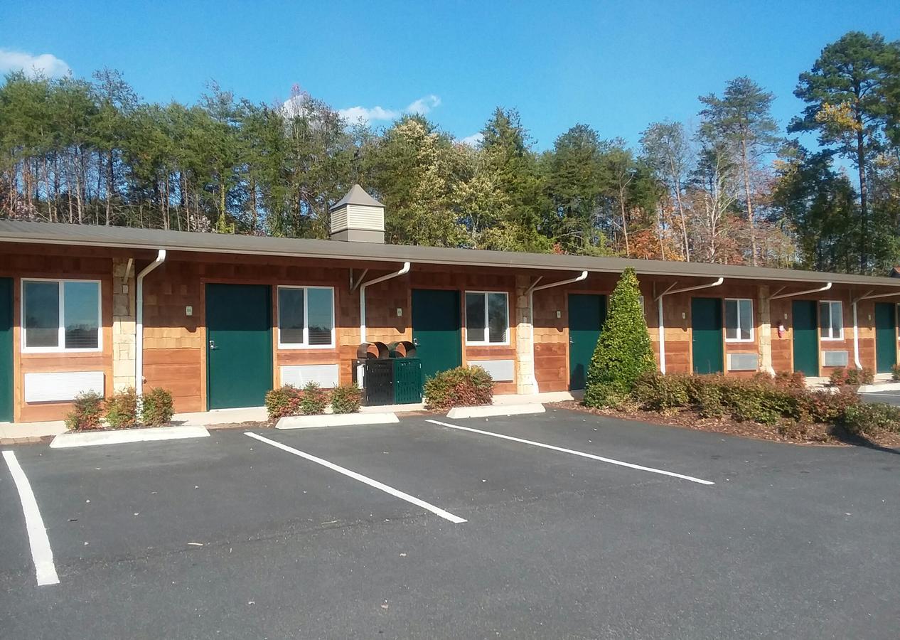 Tryon Resort Mill Spring Buitenkant foto